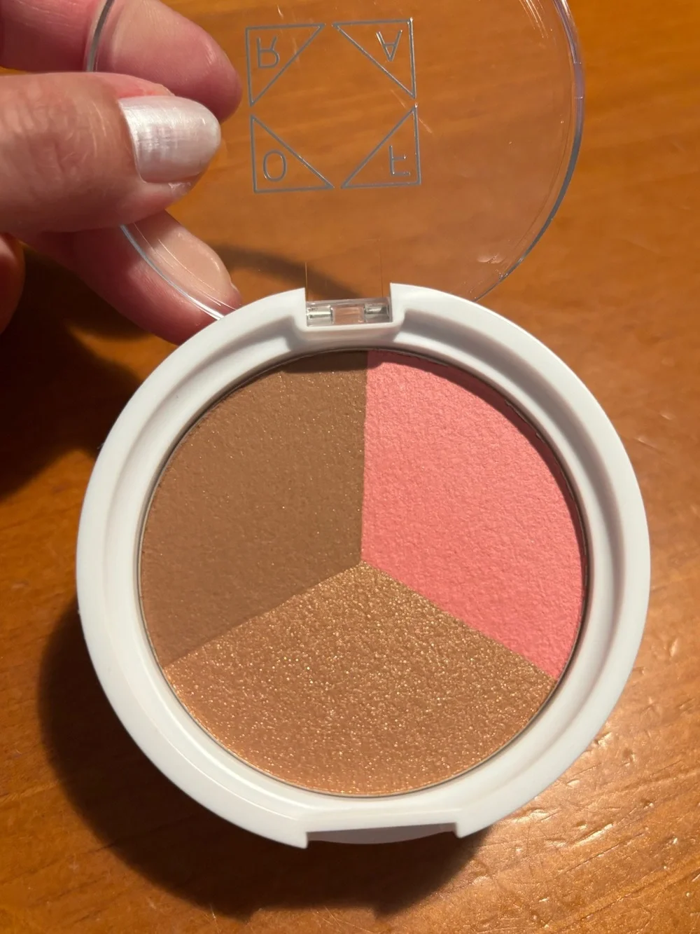 OFRA California Dream Triangle Makeup Compact